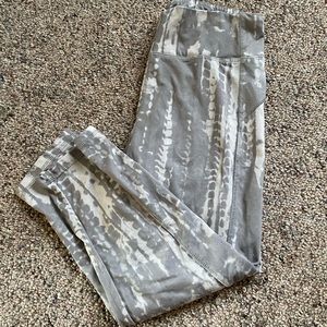 Cropped workout leggings